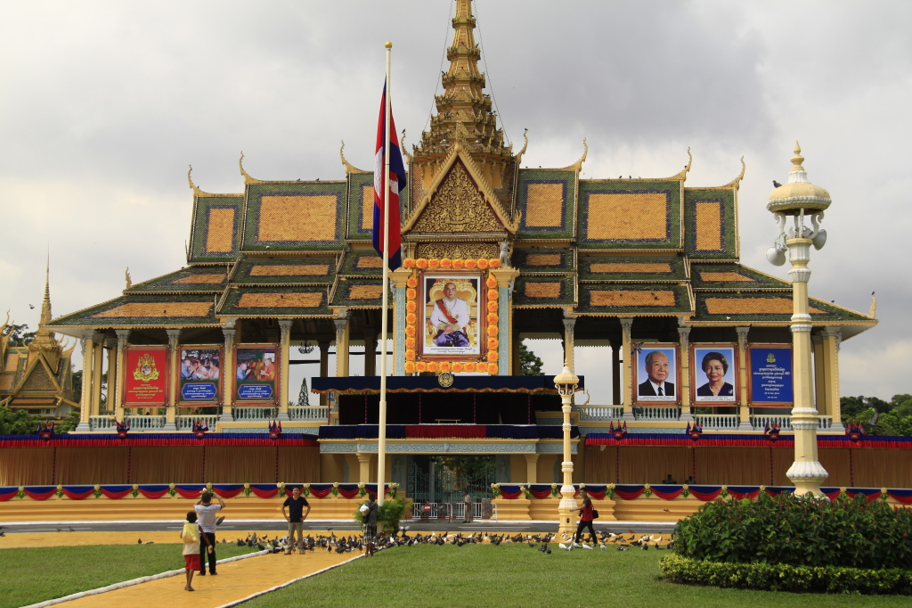 The outside of the Royal Palace